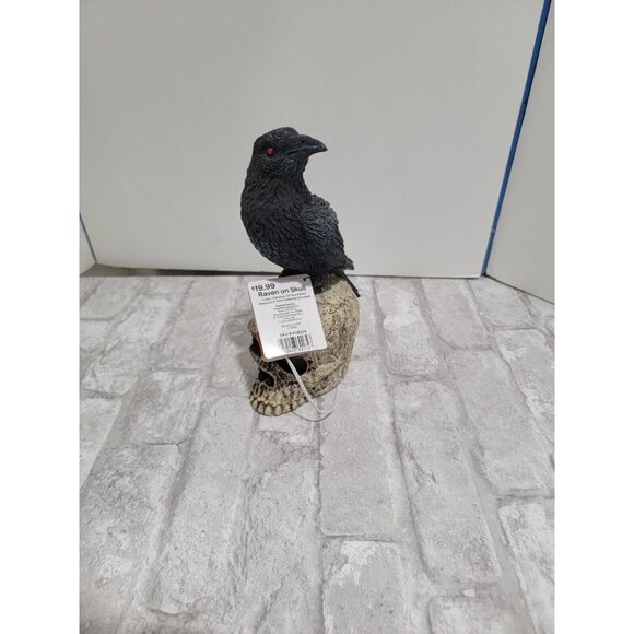 Raven on Skull LED Illuminated Eyes 9" Tall Spooky Village New Home Decor - Picture 2 of 12